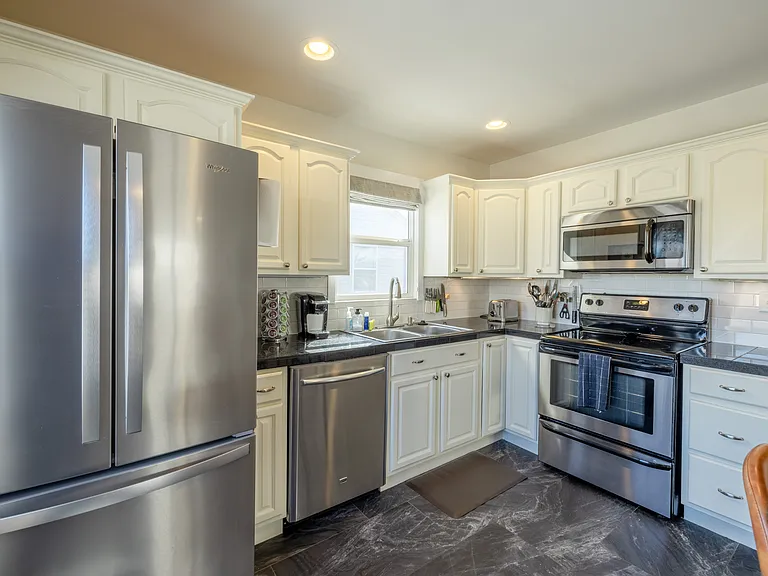 356 E Utopia Ave S — Photo 14