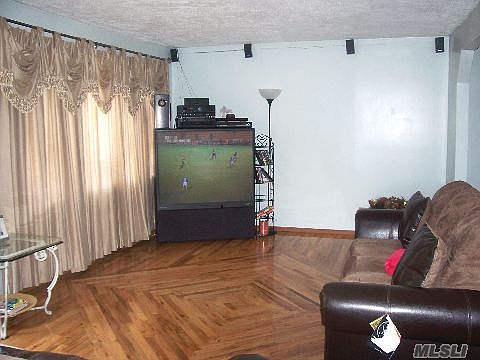 4th image of 29 Leahy Ave