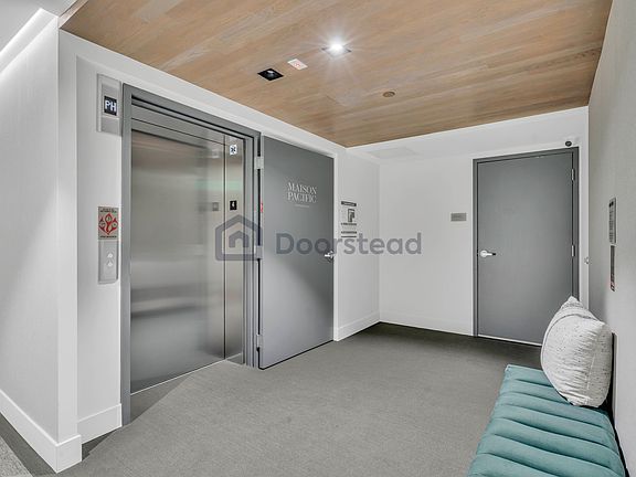 5th image of 1580 Pacific Ave #402