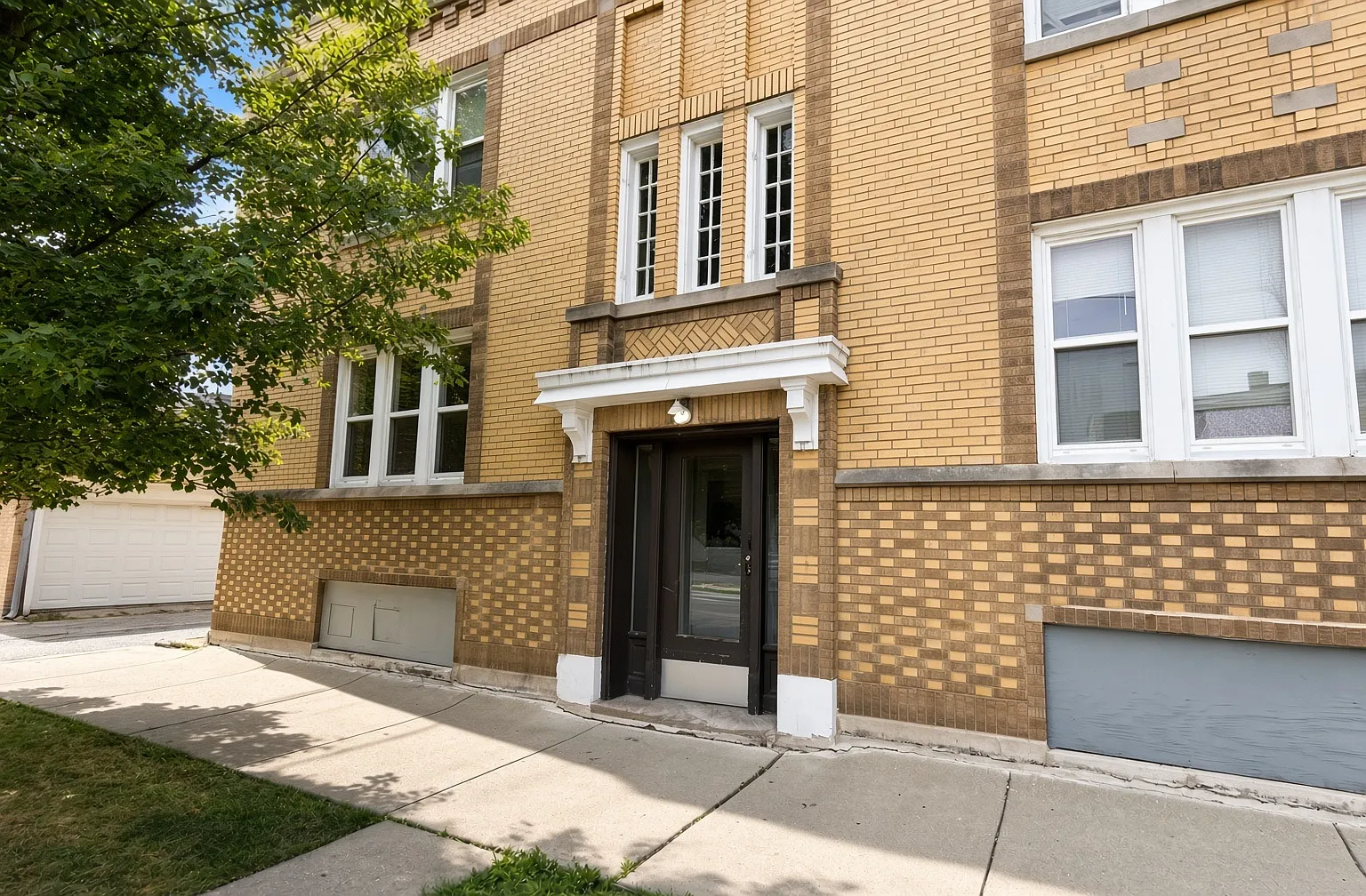 2 bed, $2,250 — Photo 1
