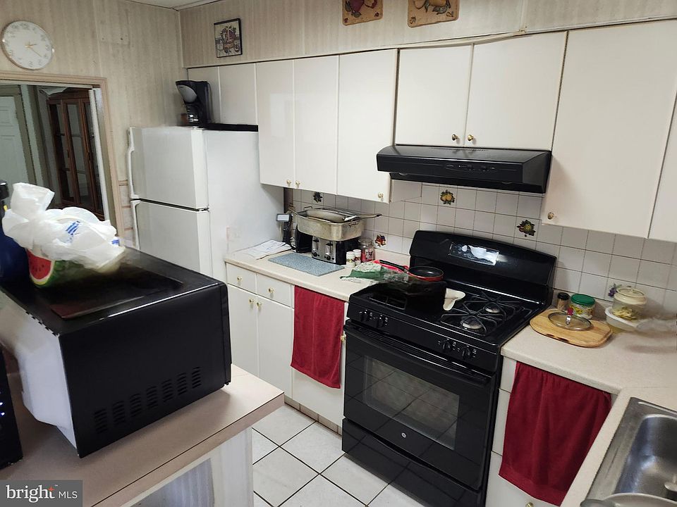 2nd image of 4128 M St