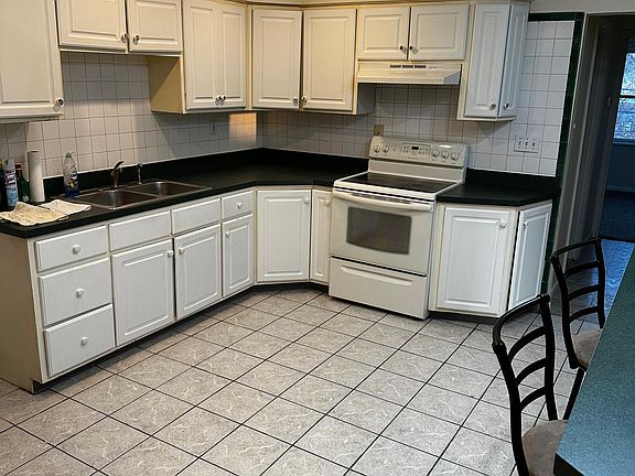 4th image of 3427 Evergreen Ln
