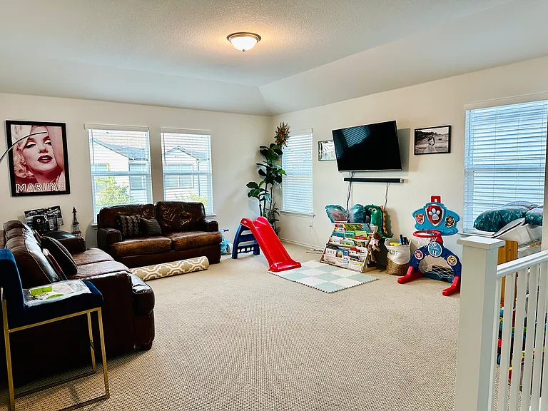 524 Ayinger Ln — Photo 11