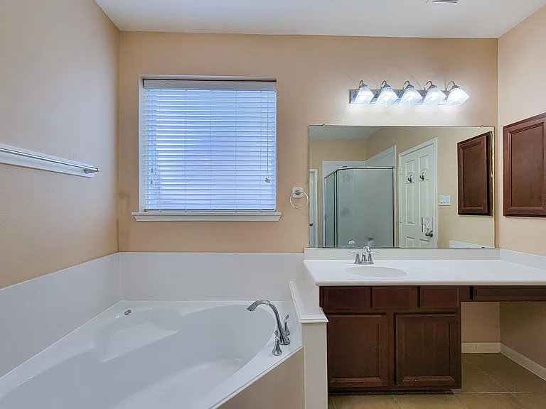 20931 Flower Croft Ct — Photo 34