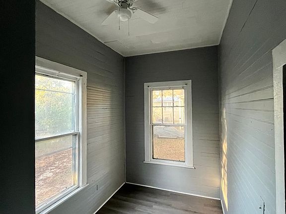 4th image of 1370 Glover St