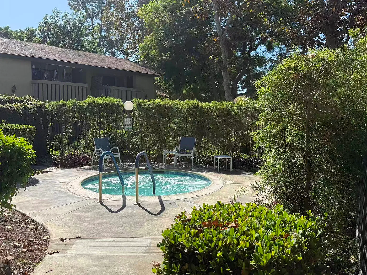 2 bed, 955 sqft, $2,200 — Photo 3