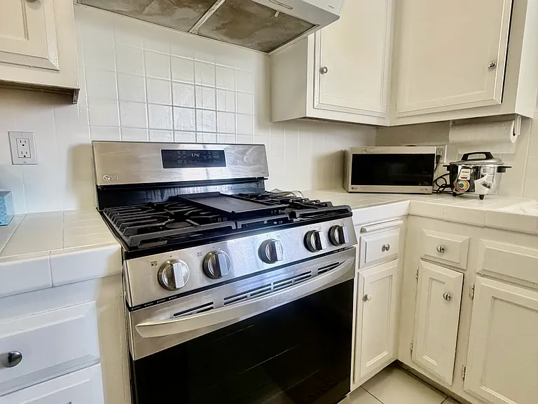 3724 Kelton Ave #3-2 — Photo 17