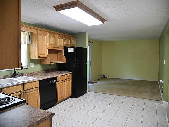 3rd image of 2542 Jade Ct
