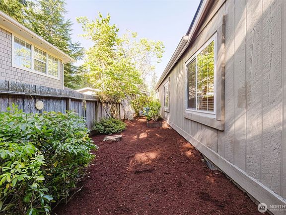 4th image of 1754 NE Mesford Road #52