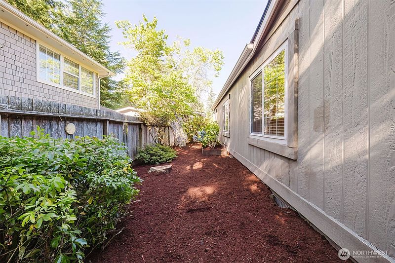 4th image of 1754 NE Mesford Road #52