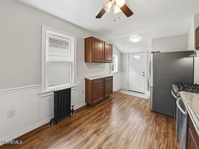 120 2nd St #FRONT HOME — Photo 9
