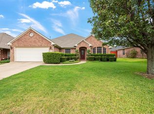 1803 Clover Hill Rd, Mansfield, TX 76063