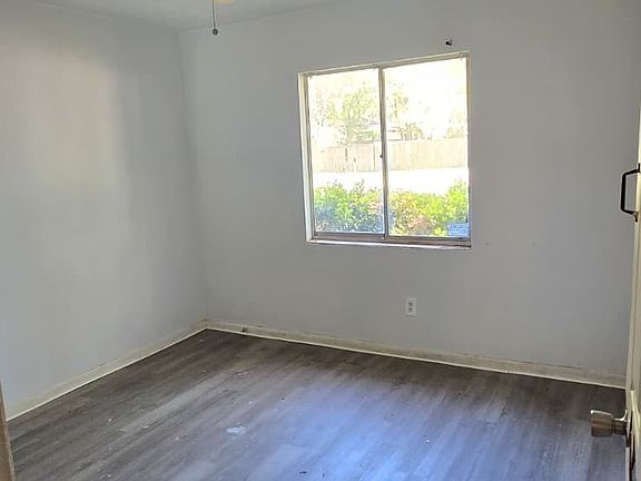 3rd image of 6110 SW 10th Pl