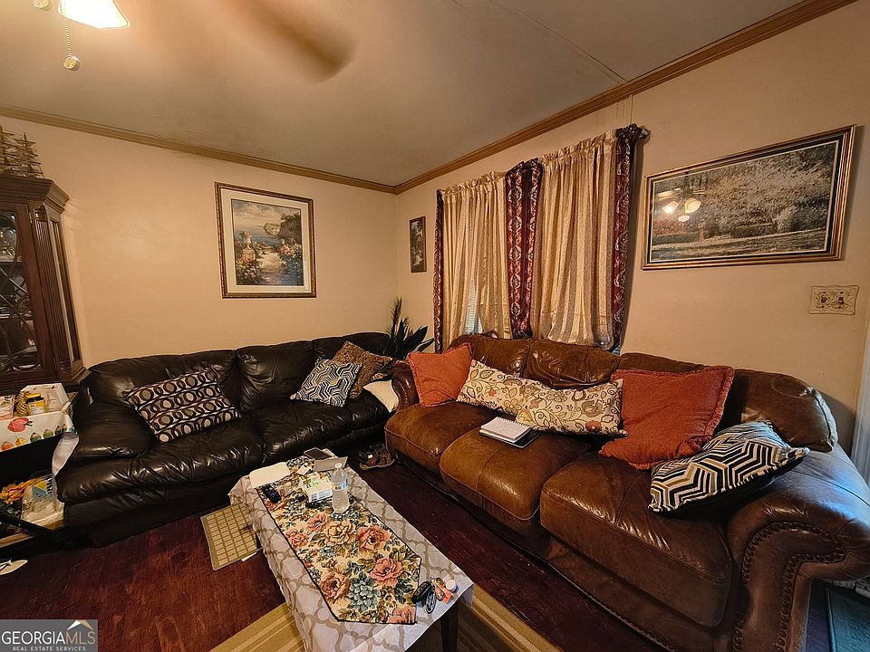 2nd image of 481 Hilo Rd