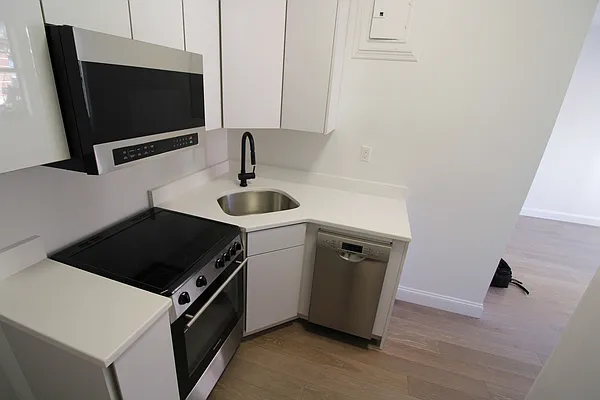 Rented by Blip LLC | media 34