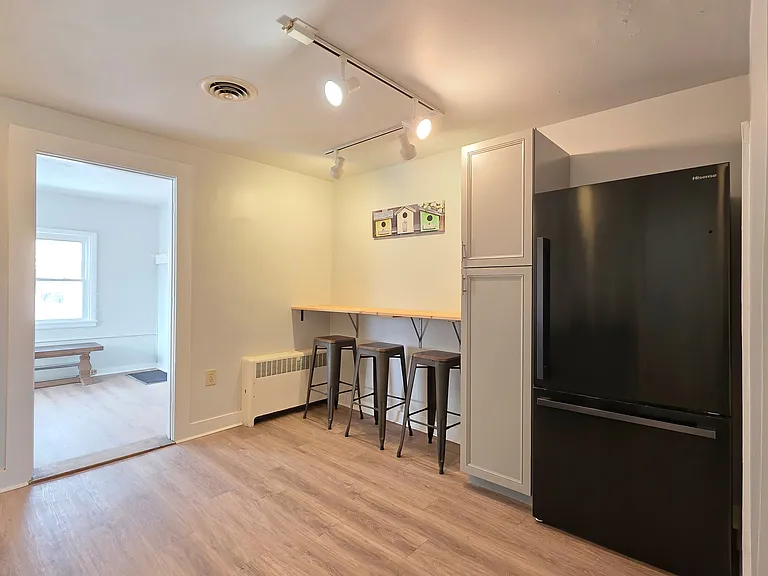 486 Main St #B — Photo 8