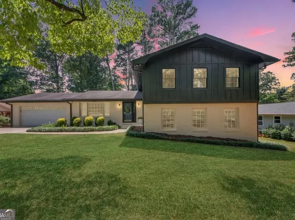 2204 Pine Point Dr, Lawrenceville, GA 30043