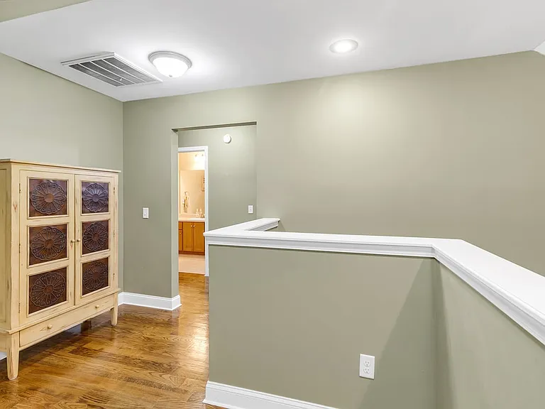 232 Cottonham Ct — Photo 24