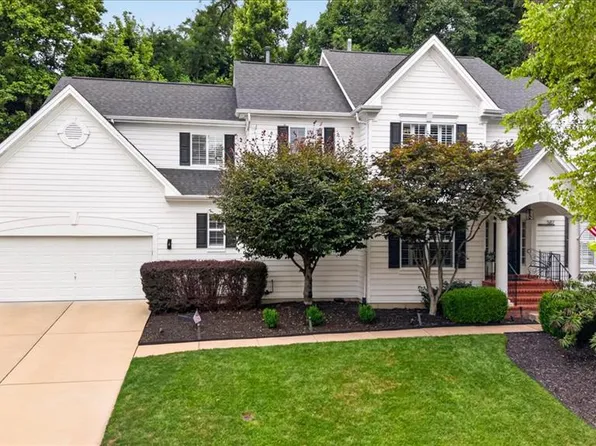 587 Eagle Manor Ln, Chesterfield, MO 63017