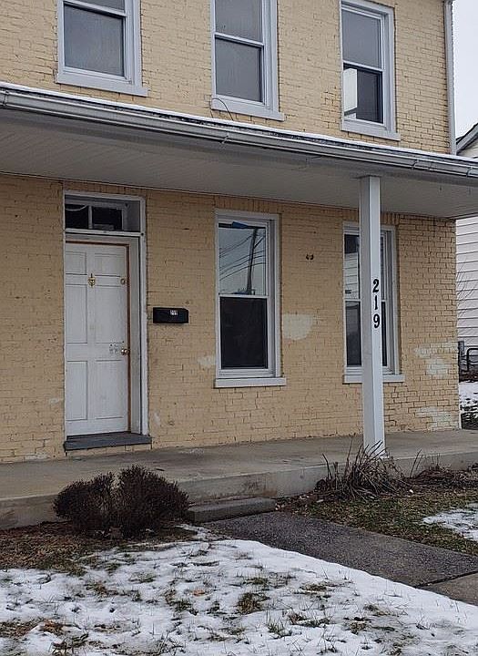 2nd image of 219 Mill St