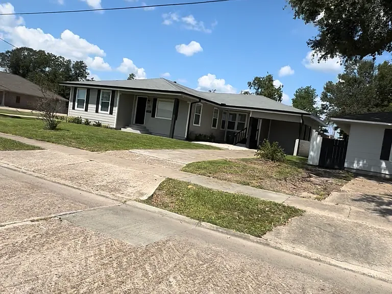 308 W Hale St — Photo 19