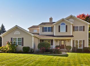 31051 Prairie Ridge Rd, Libertyville, IL 60048