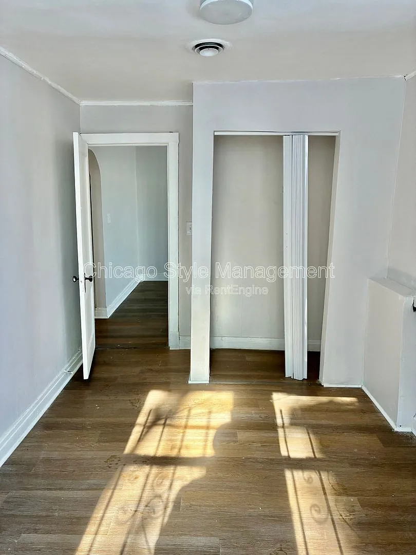 2 bed, 1.0 bath, $1,195 — Photo 4