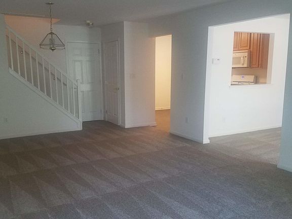 4th image of 172 Brookfield Dr