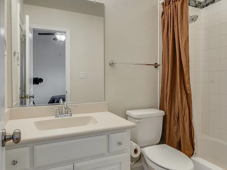 625 Surrey Ln — Photo 26