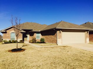 705 Apple Tree Ln, Moore, OK 73160