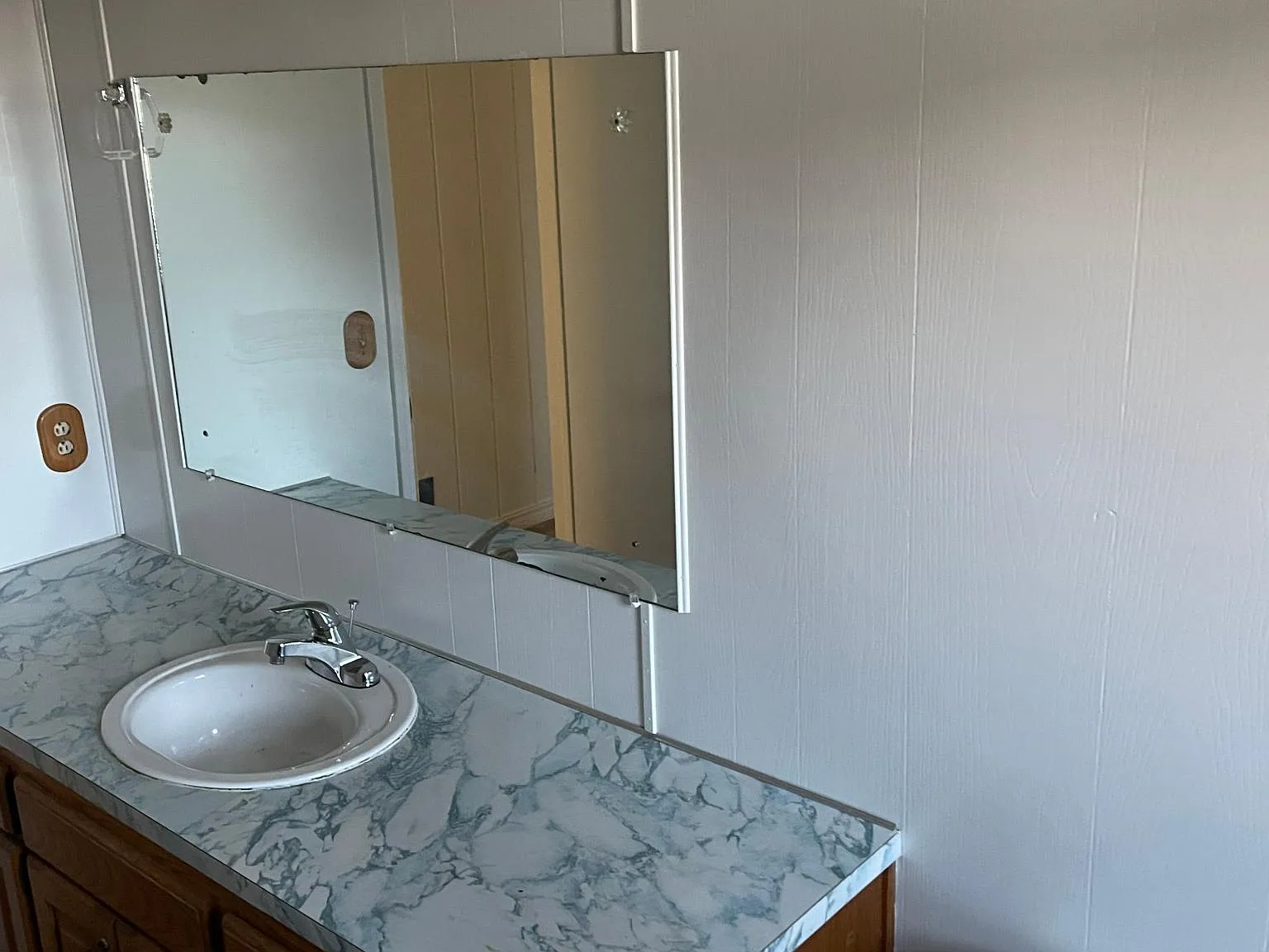 2 bed, 1600 sqft, $1,600 — Photo 4