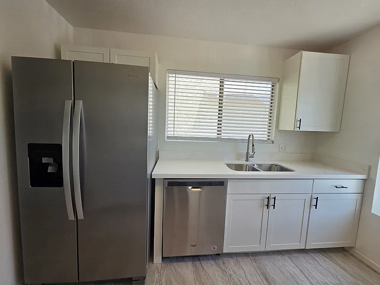 8728 W John Cabot Rd — Photo 9