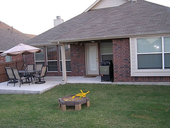 2nd image of 6515 Lakewood Dr
