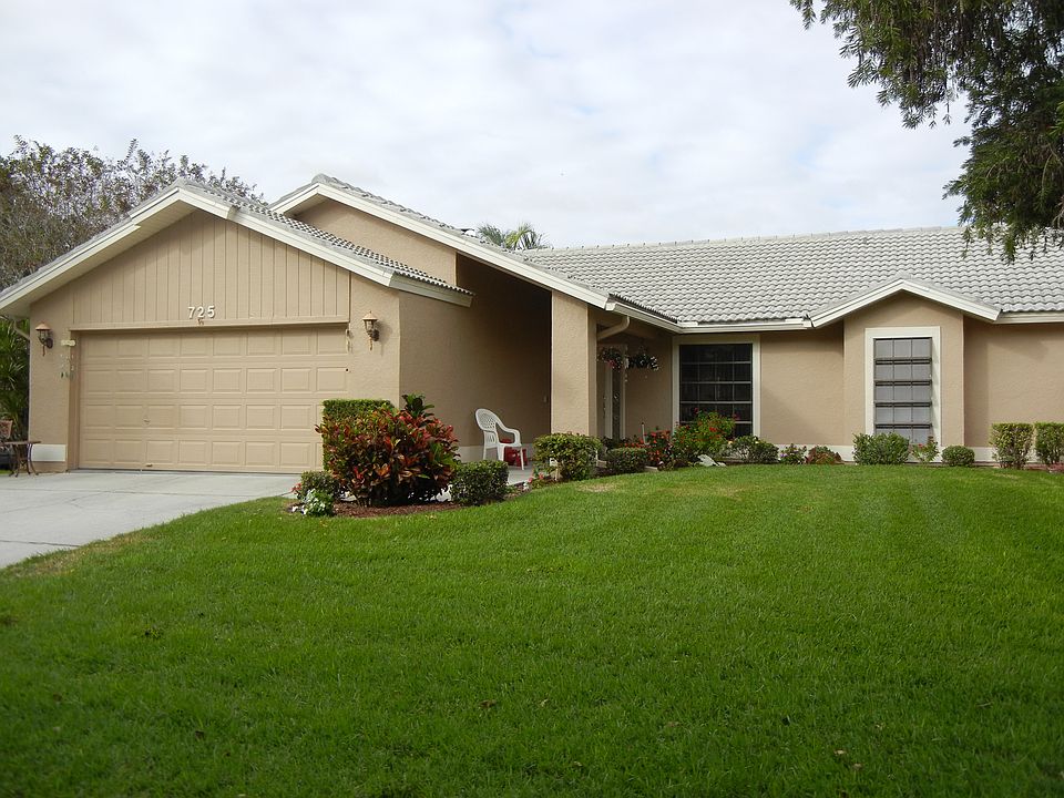 1st image of 725 White Sand Dr NE