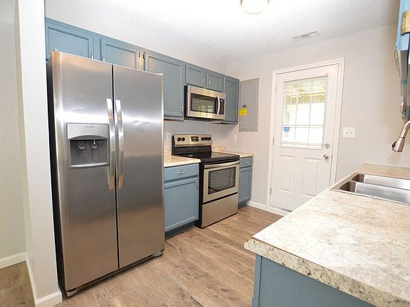 4th image of 92 Shoreline Dr #C