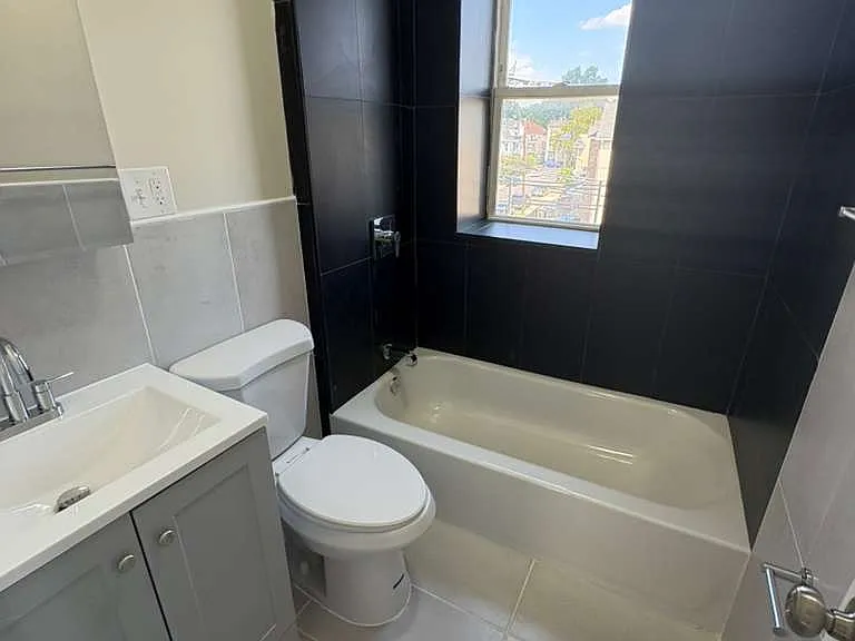 28 Wainwright St #1 — Photo 8
