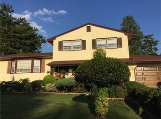18 Marcia St, Parlin, NJ 08859