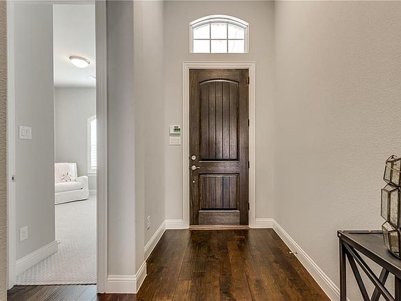 4th image of 2732 Piersall Dr