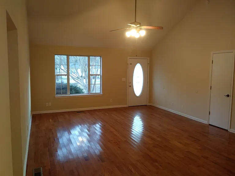 2353 Crescent Club Dr — Photo 2