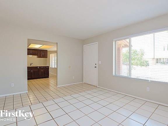 3rd image of 2985 W Cinnamon Dr