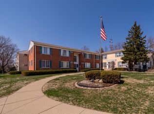 451 Miller Ave APT 211, Rochester, MI 48307