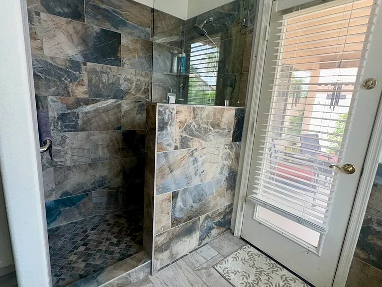 4631 E Torrey Pines Ln — Photo 4