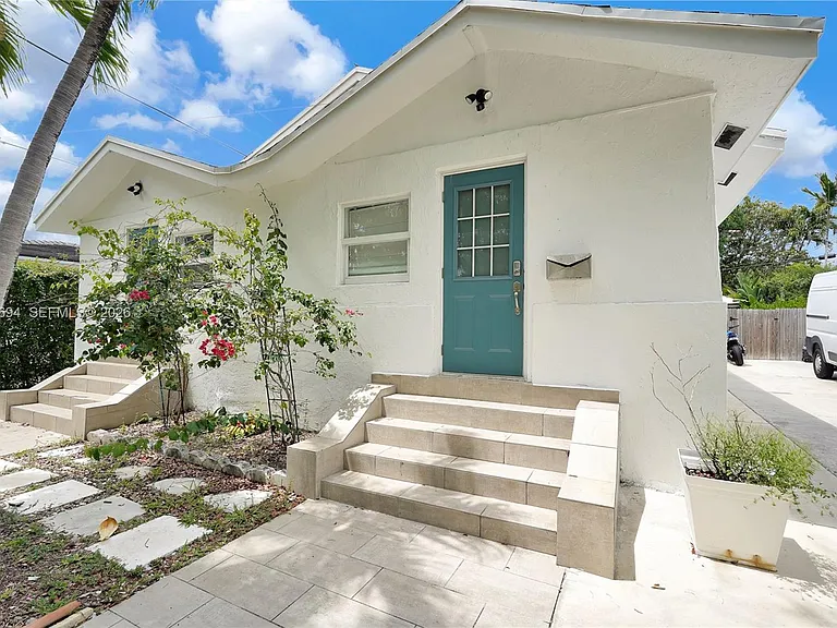 19 NE 48th St #1 — Photo 36