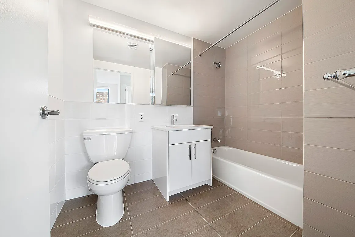 1770 Madison Avenue — Photo 3