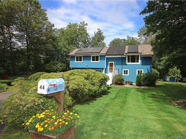 44 Woodcutters Drive, Bethany, CT 06524
