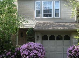 77 Smokey Run Dr, Berlin, NJ 08009