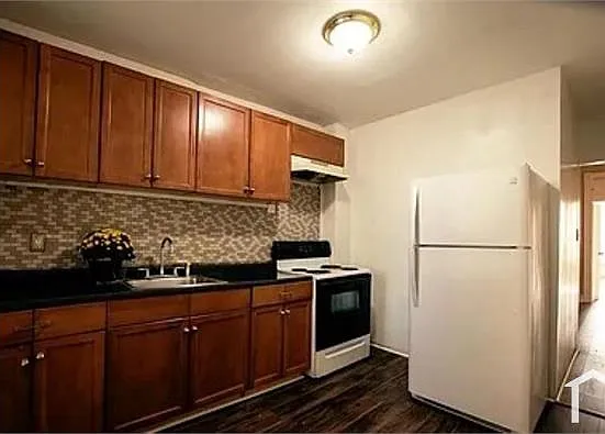 3 bed, 1300 sqft, $1,600 — Photo 2