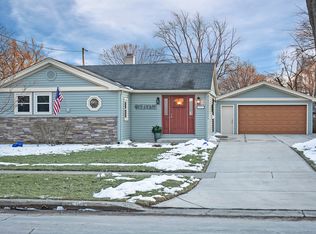 3103 Fremont St, Rolling Meadows, IL 60008