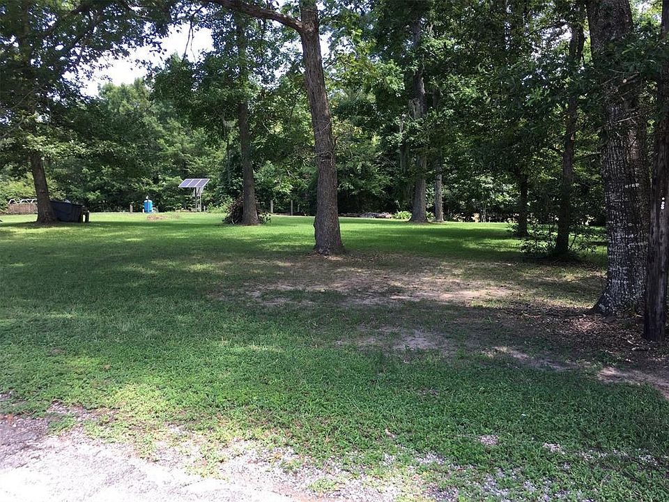 1st image of 381 Lakeshore Dr