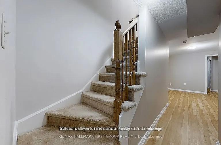 39 Robideau Pl — Photo 30